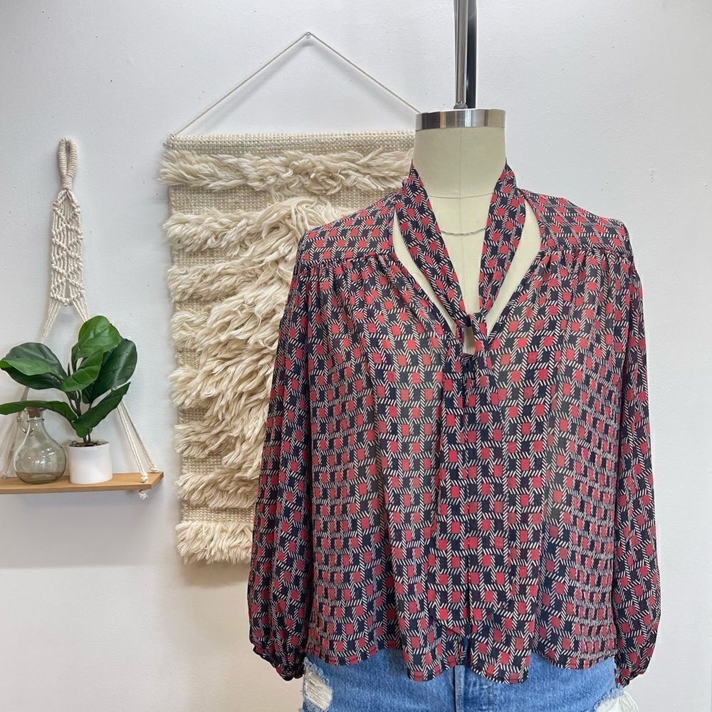 OU Chiffon  L/S Sheer Top